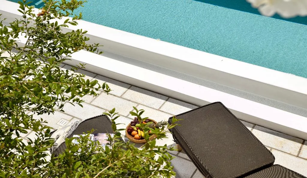 SUITE THREE BEDROOMS WITH PRIVATE POOL Room, Saint John Hotel Villas & Spa, Mykonos