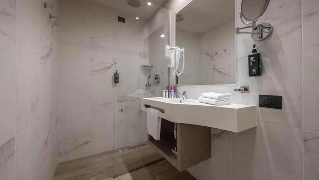 TRIPLE DELUXE Room, iH Hotels Milano St. John, Milan