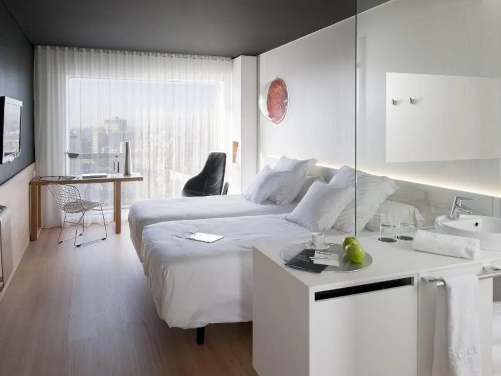 TRIPLE DELUXE Room, Barcelo Sants, Barcelona