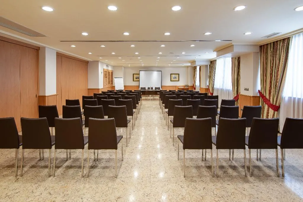 Conferences, Santos Praga, Madrid