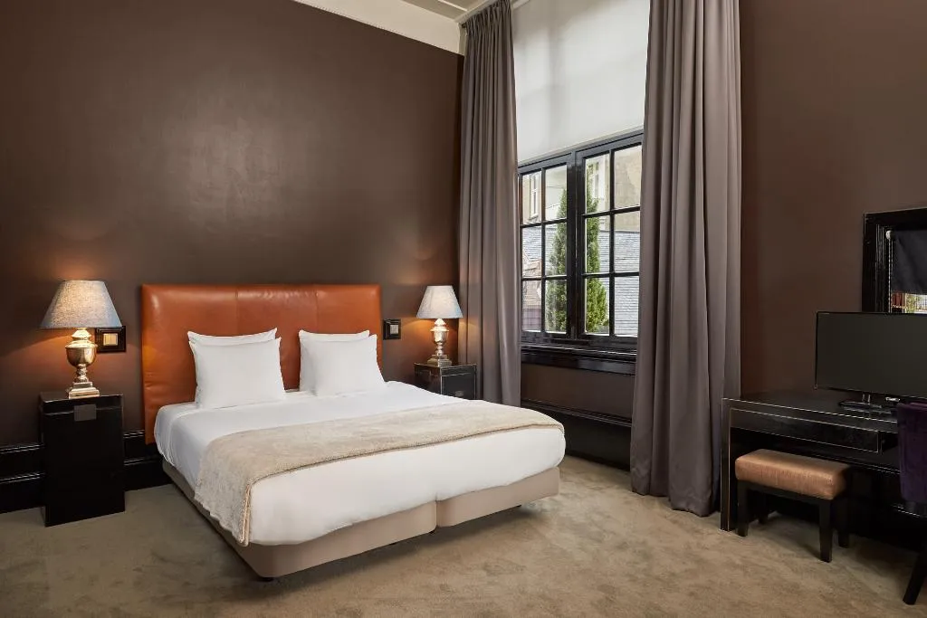 DOUBLE DELUXE Room, College Hotel Amsterdam, Autograph Collection, Amsterdam