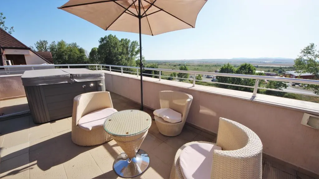 JUNIOR SUITE DELUXE Room, Menada Tarsis Apartments, Bourgas