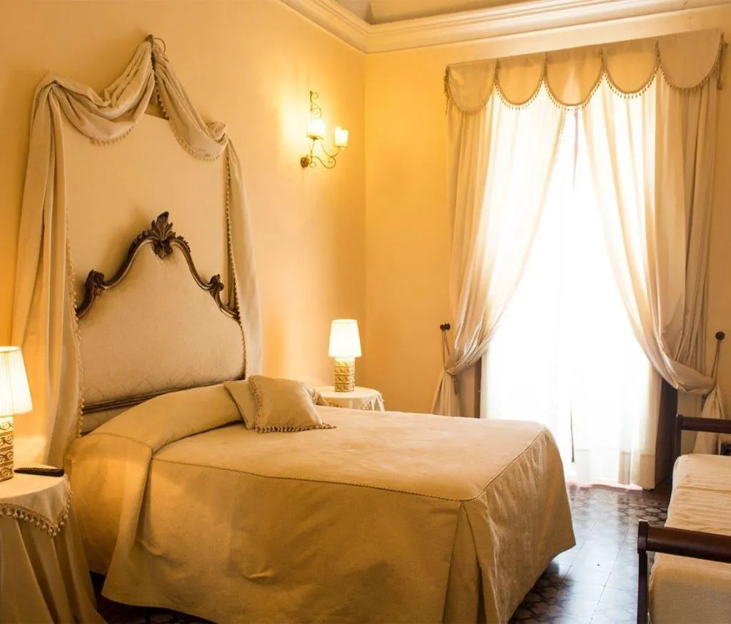Room, Principe Di Francalanza, Catania