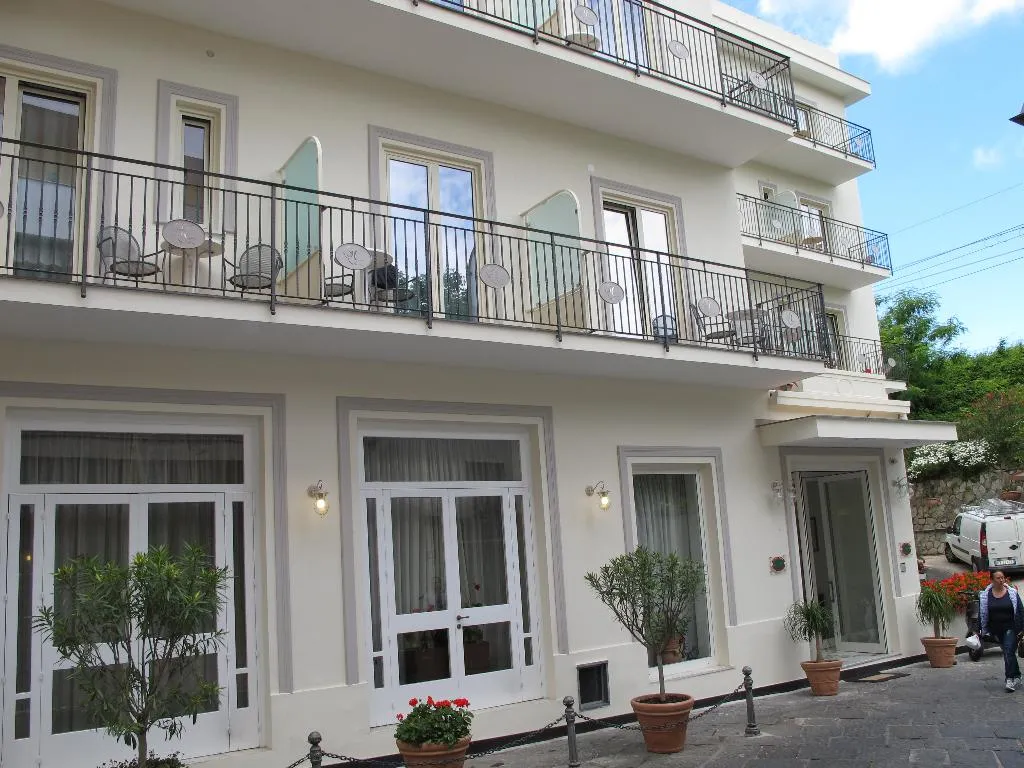 Double or Twin SUPERIOR WITH BALCONY Room, Club Sorrento, Naples
