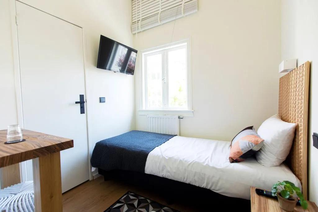 SINGLE STANDARD Room, Quentin Golden Bear Hotel, Amsterdam