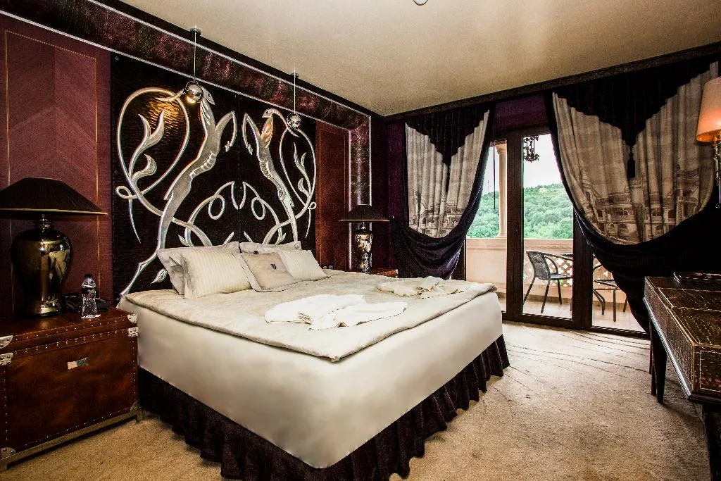 DOUBLE SINGLE USE PARK VIEW Room, Royal Castle Design & Spa, Bourgas