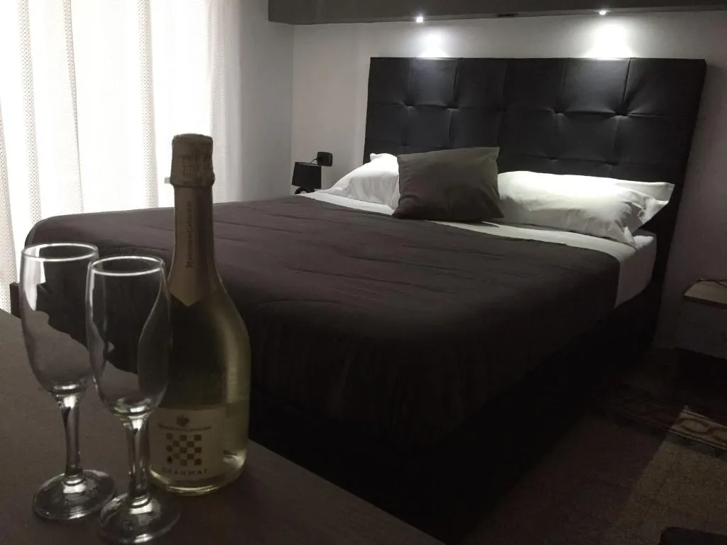 Room, MB95 - Mezzocannone Luxurious Bed&Breakfast, Naples