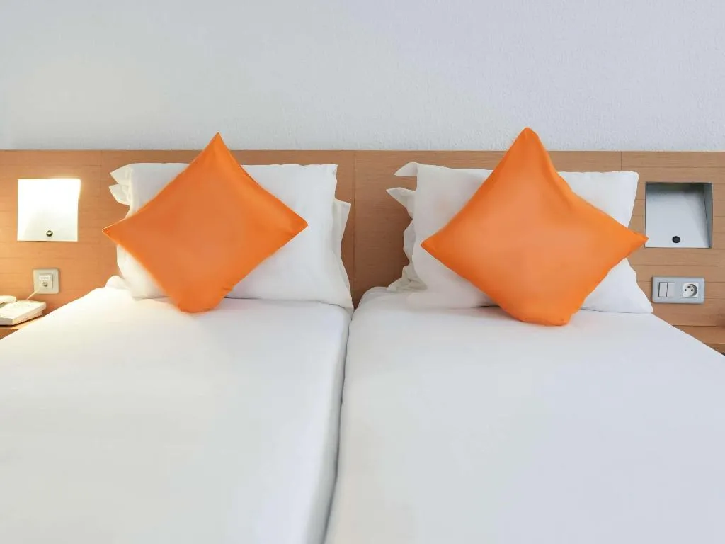 TWIN SUPERIOR Room, Novotel Tunis, Tunisia