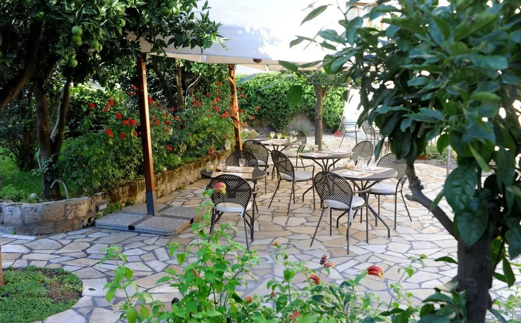 Restaurant, Tourist, Naples
