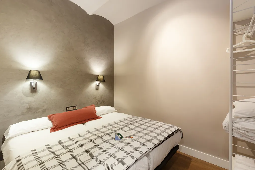APARTMENT CAPACITY 4 Room, AinB Eixample-Miro Apartments, Barcelona