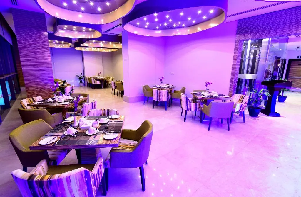 Restaurant, Best Western Plus Pearl Creek, Dubai