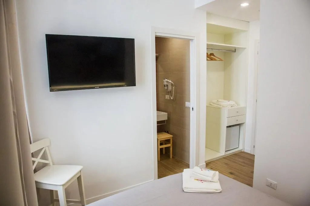 Room, Napolinn B&B, Naples