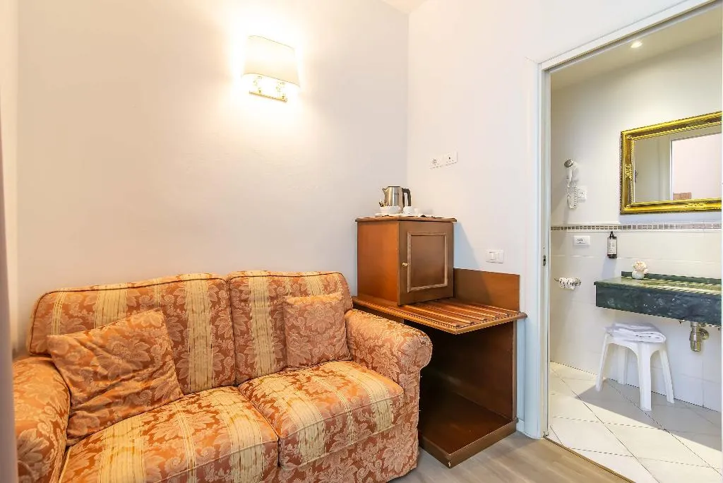 Double or Twin SUPERIOR Room, Machiavelli Palace, Florence