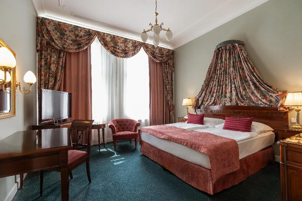 DOUBLE STANDARD Room, Liberty, Prague