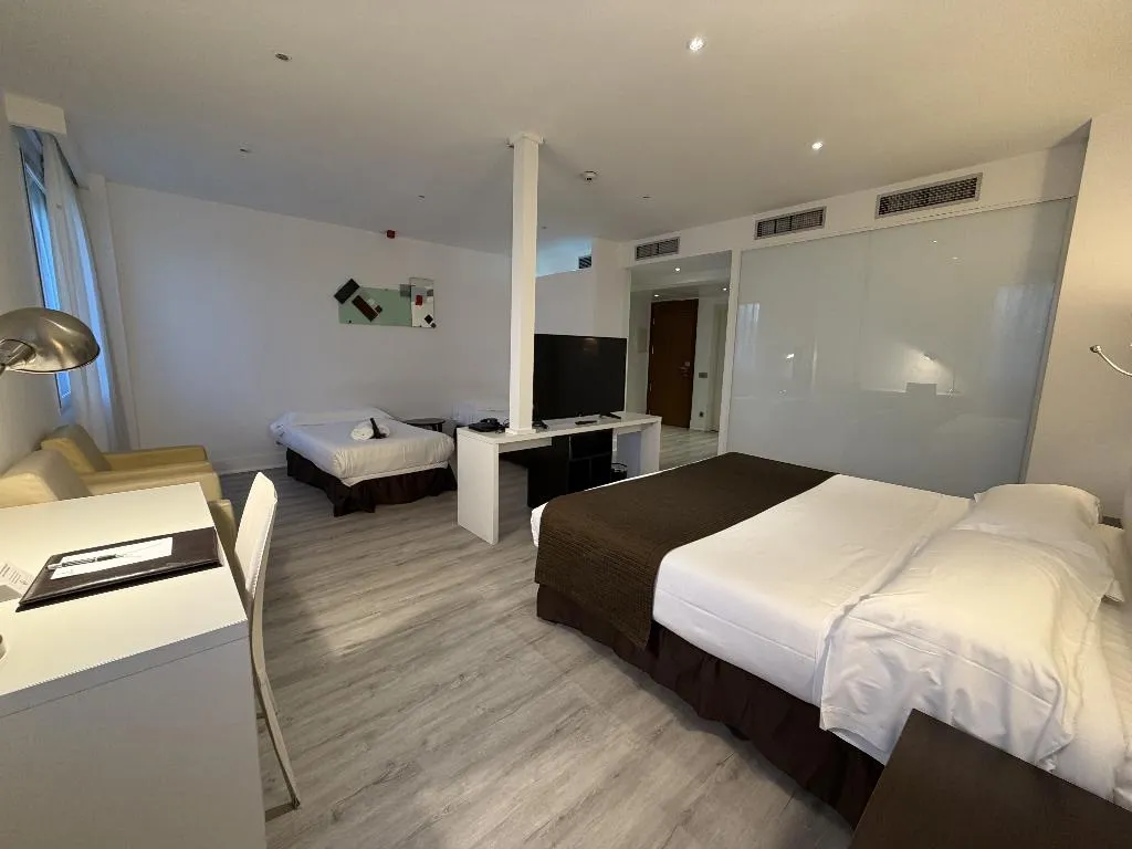 FAMILY ROOM STANDARD Room, Amura Alcobendas, Madrid
