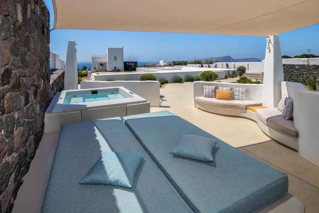 Sports and Entertainment, La Ponta Villas, Santorini