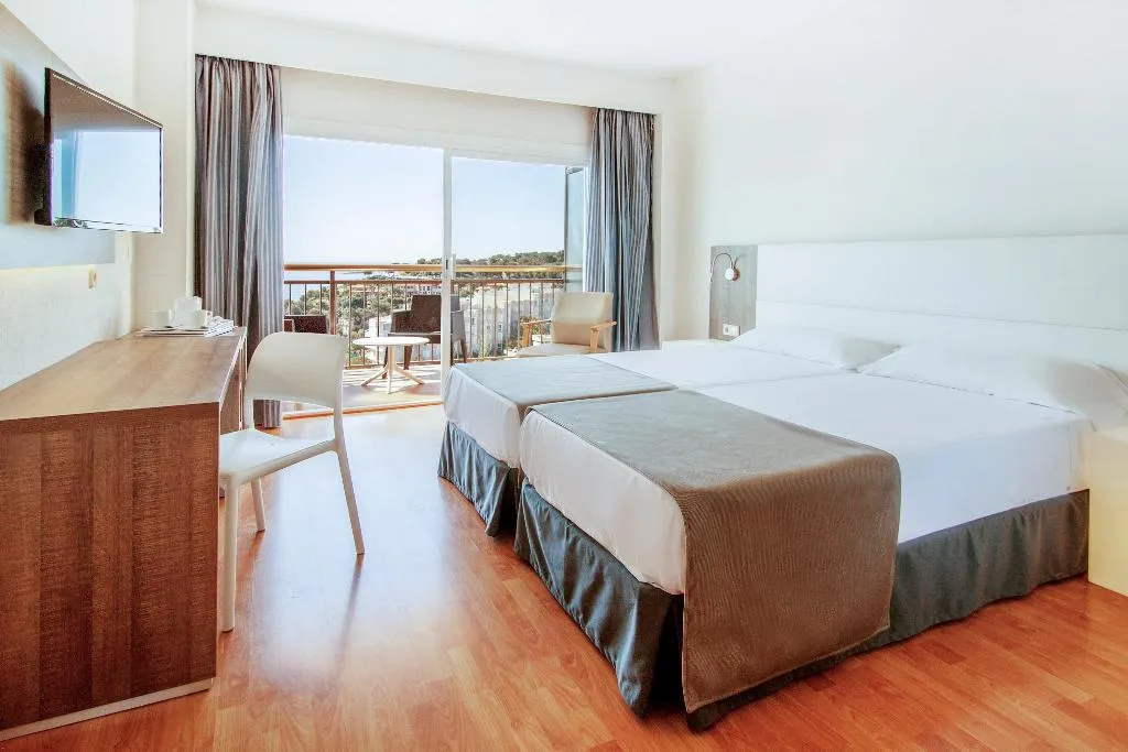 Double or Twin SIDE SEA VIEW Room, Hotel Globales Cala Viñas Adults Only +16, Majorca