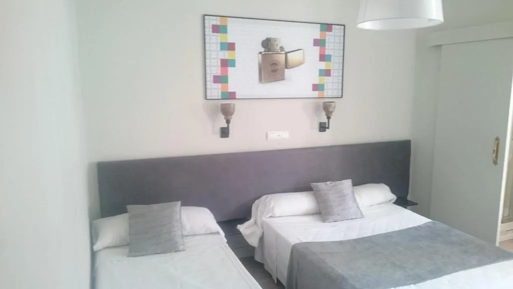 Room, Nwt Central Station Valencia, Valencia