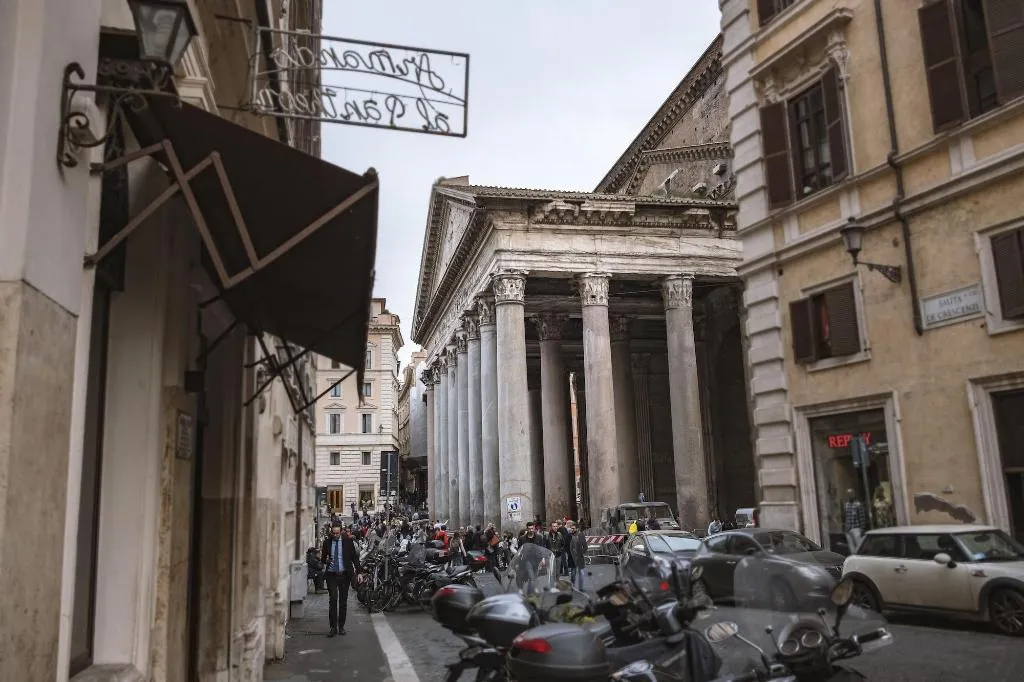 General view, Delsi Suites Pantheon, Rome