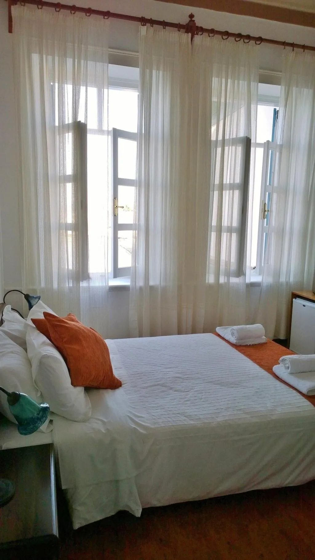 Room, Amphora, Crete