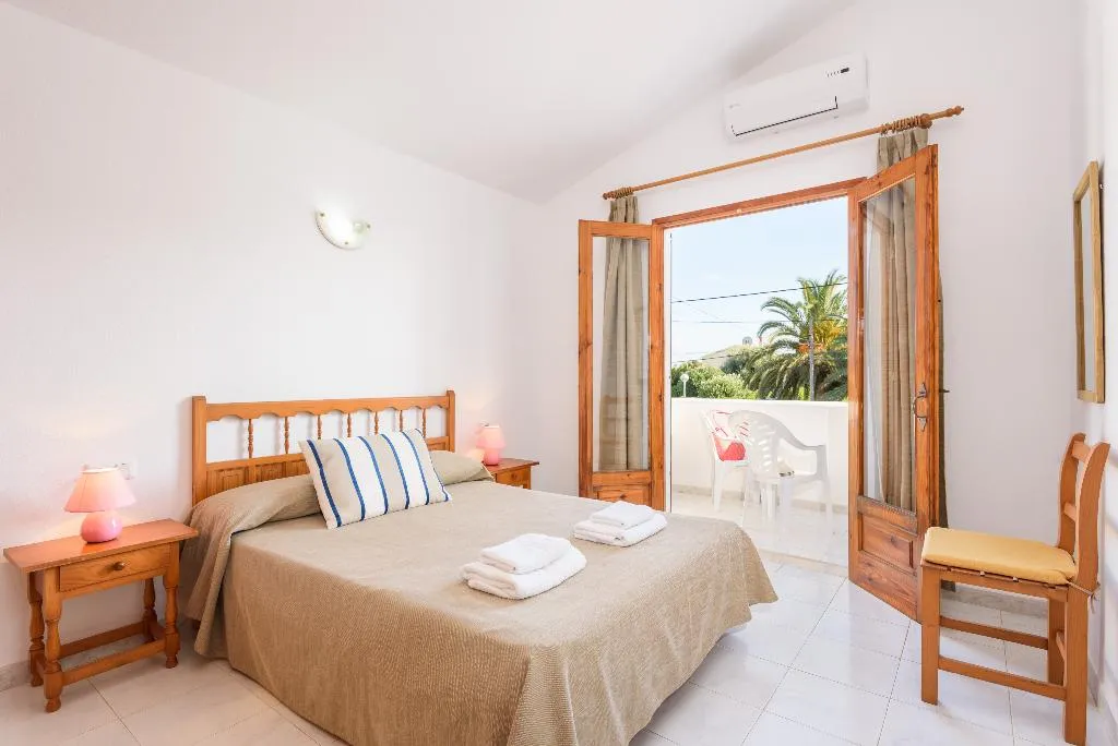 Room, Las Palmeras n 5, Menorca