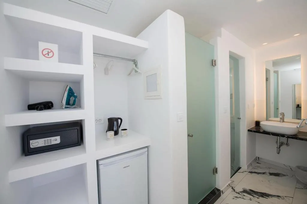 Room, Bianco A Nero, Mykonos