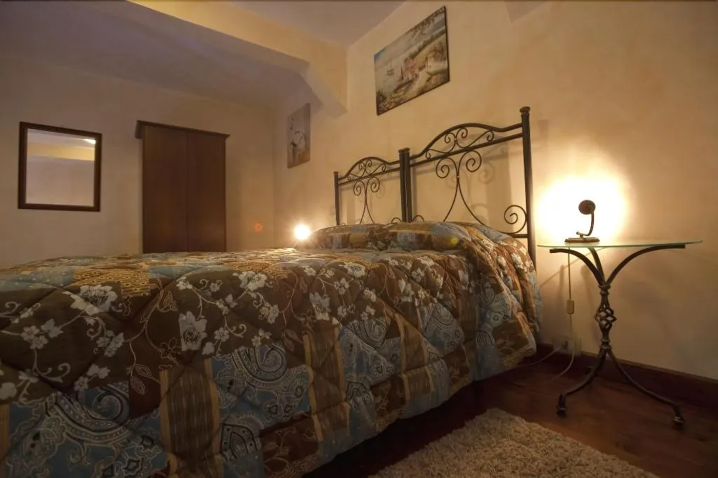 Room, Villa Carati, Palermo