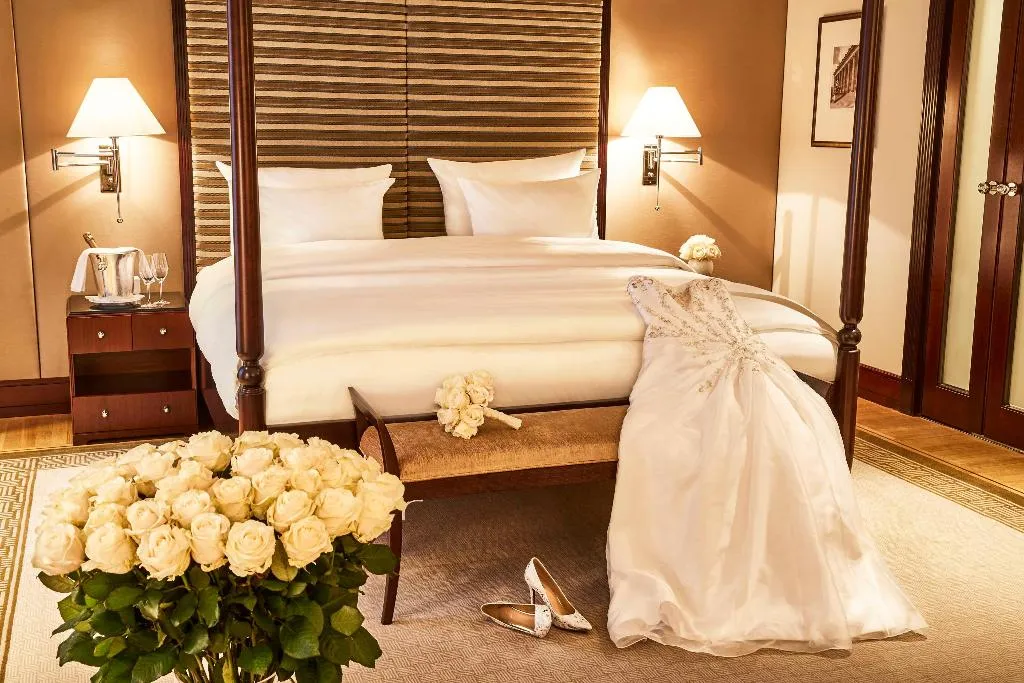 SUITE WITH VIEWS Room, Adlon Kempinski Berlin, Berlin