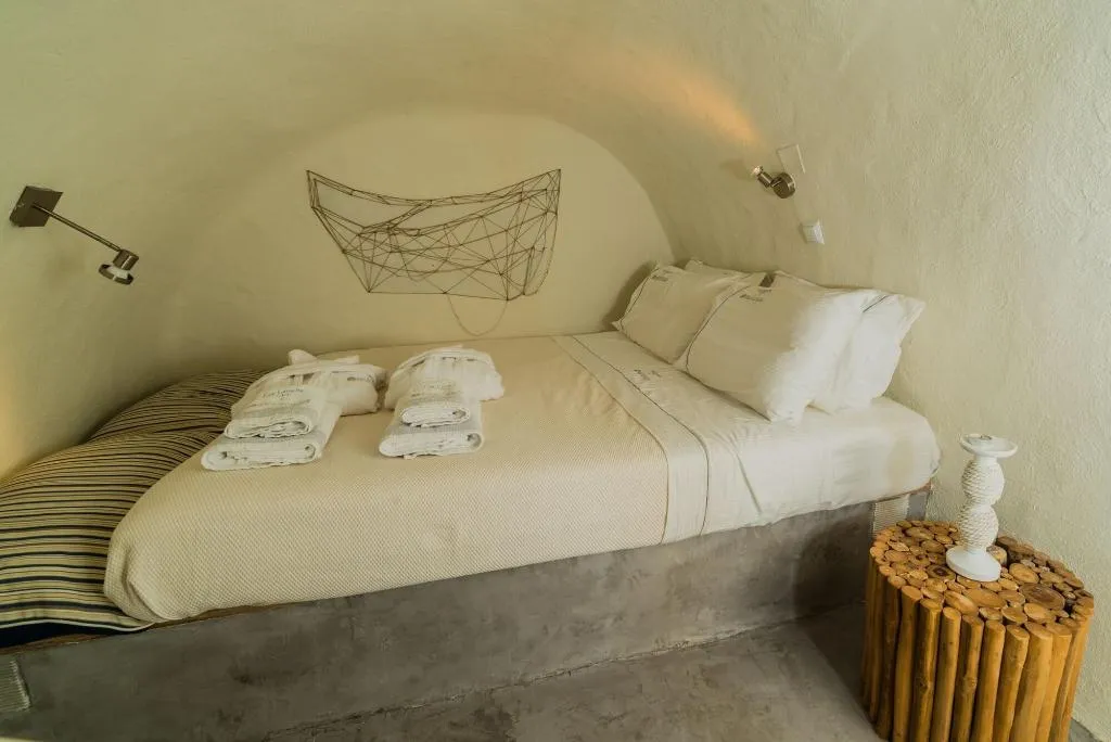 Room, Kaleidoscope Cave Houses Oia, Santorini