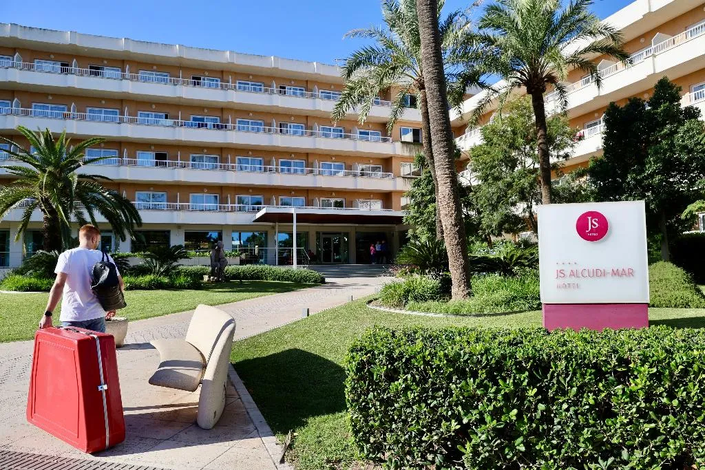 Sports and Entertainment, JS Alcudi Mar, Majorca
