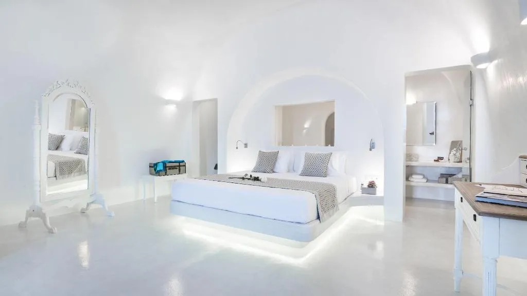 Room, Maregio Suites, Santorini