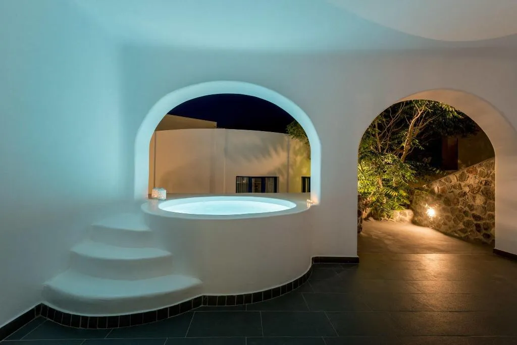 Pool, Anemomilos, Santorini