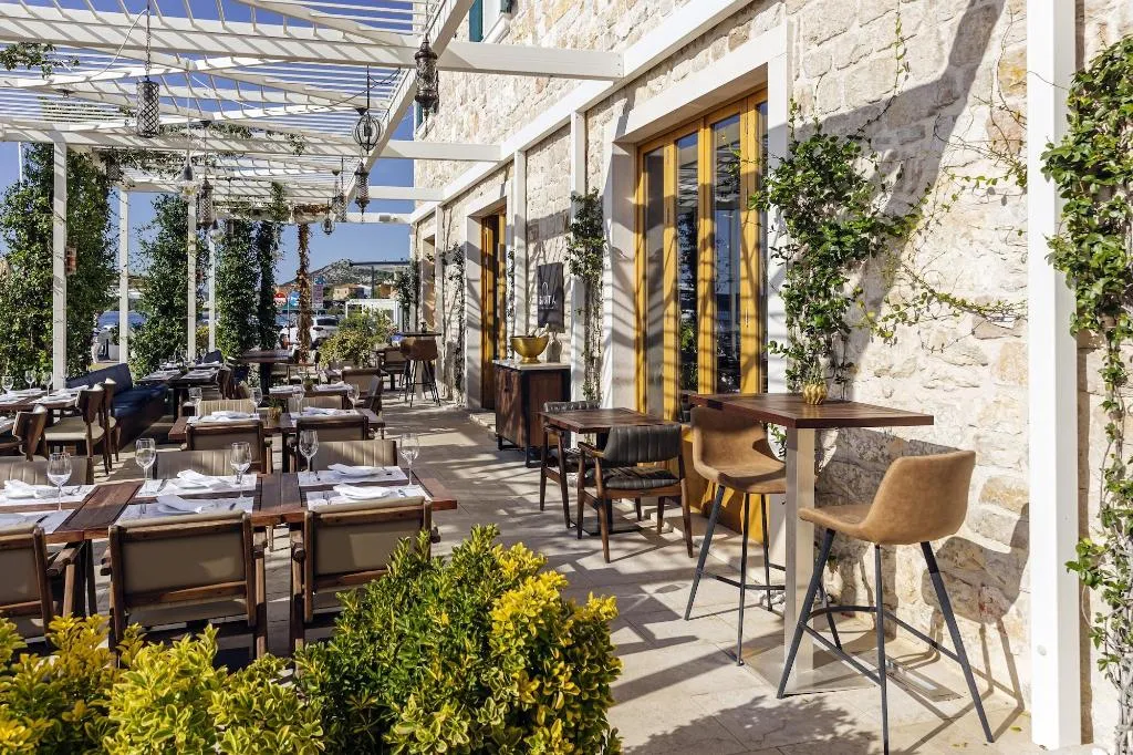 Room, Armerun Heritage Hotel & Residences, Split