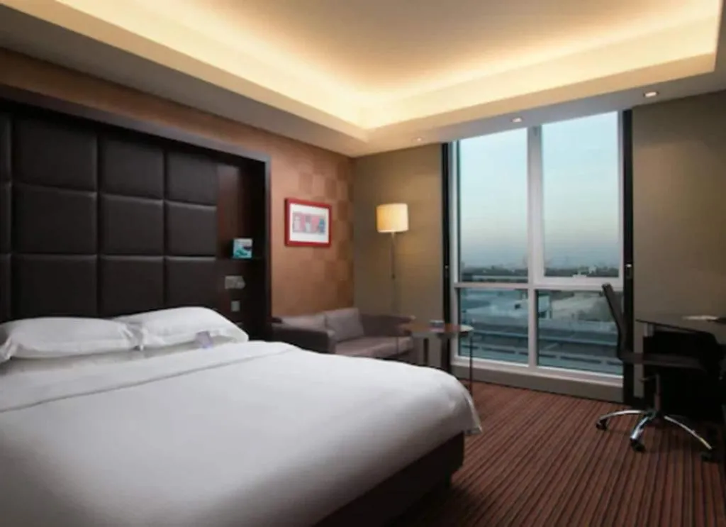 DOUBLE PREMIUM KING BED Room, Radisson Blu Hotel, Dubai Media City, Dubai