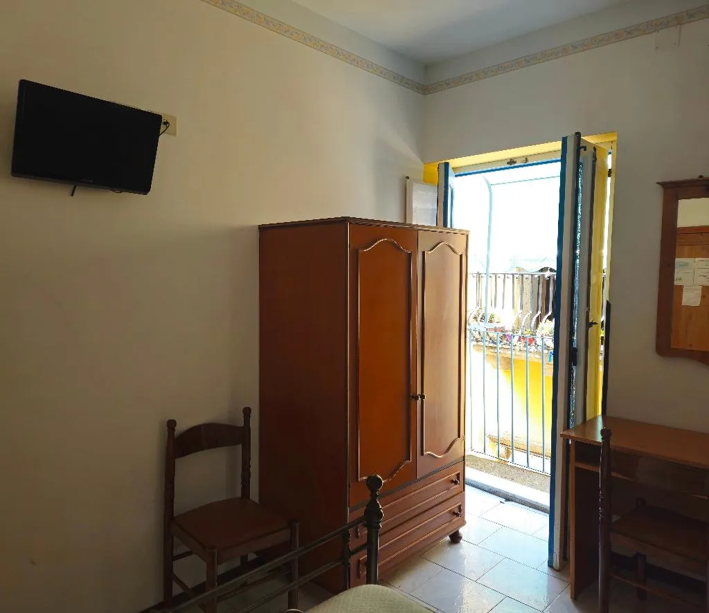 DOUBLE ONE BEDROOM ONE BATHROOM Room, Casa Vittorio, Catania