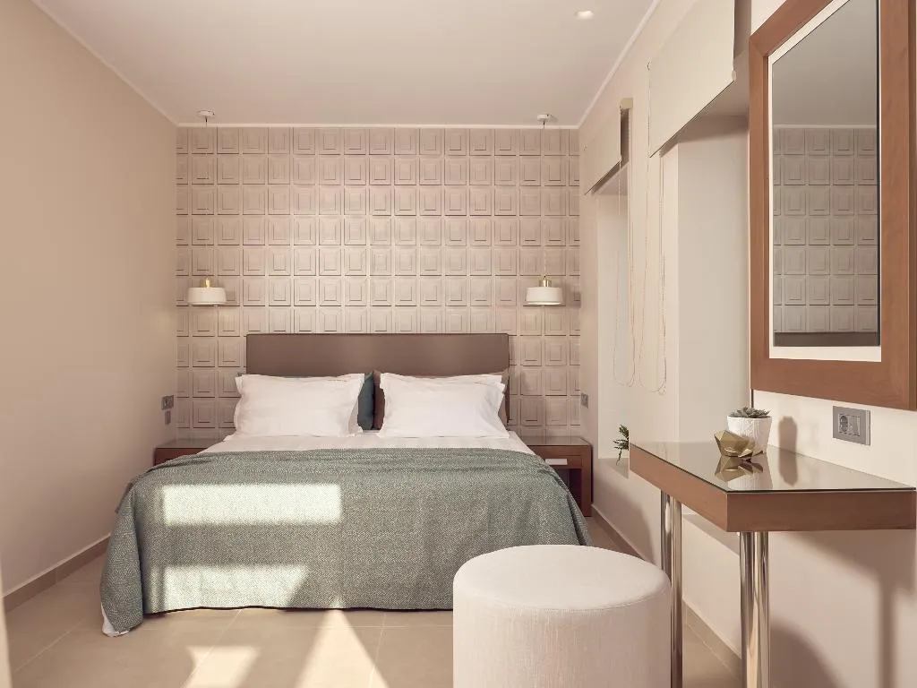 DOUBLE WITH JACUZZI Room, Golden Sun Resort & Spa, Zante