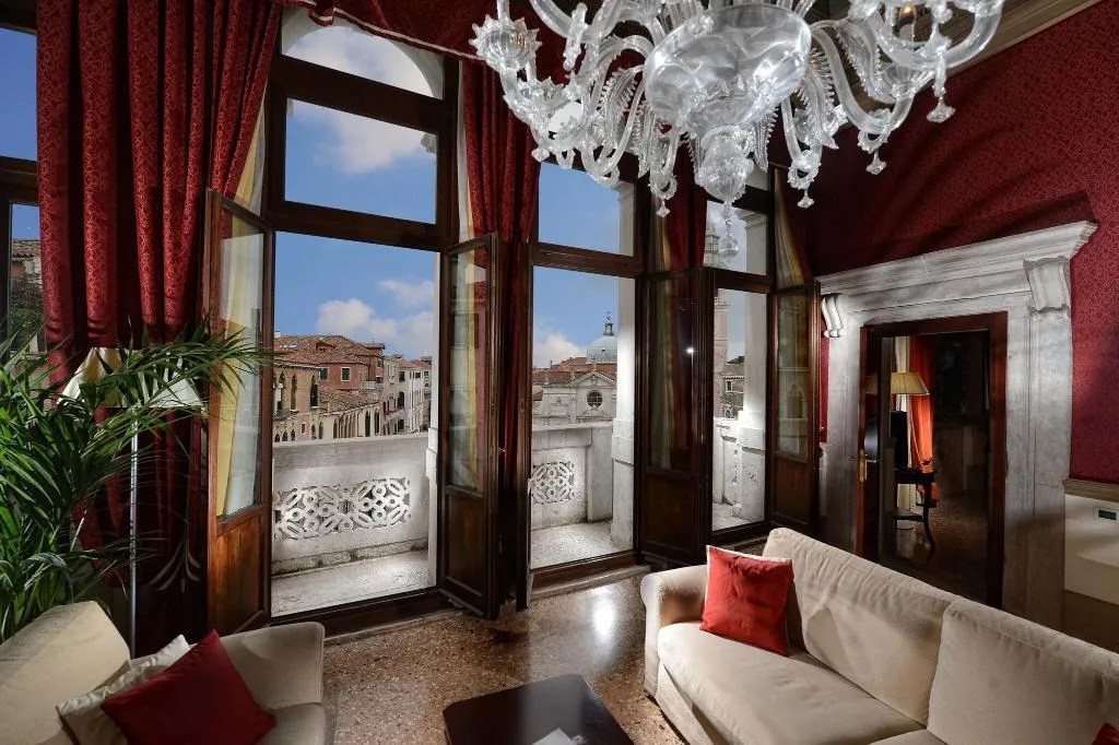 SUITE KING SIZE BED Room, Ruzzini Palace, Venice