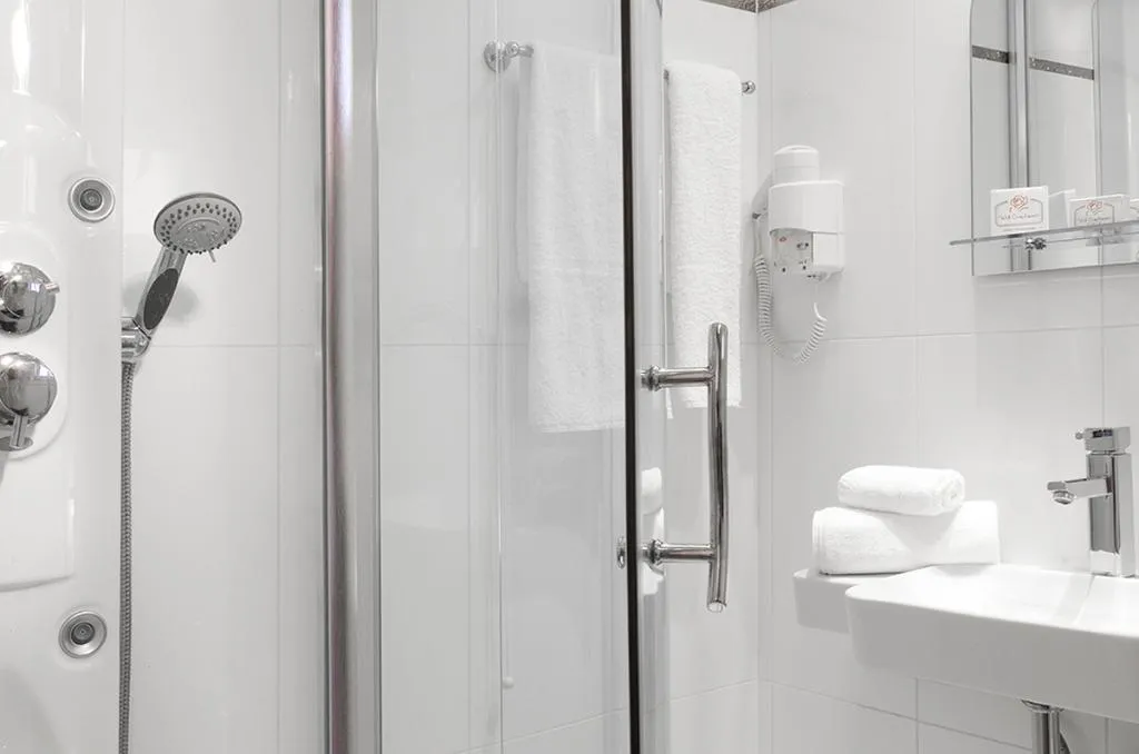 DOUBLE SUPERIOR WITH BALCONY Room, Acropolis Ami Boutique Hotel, Athens
