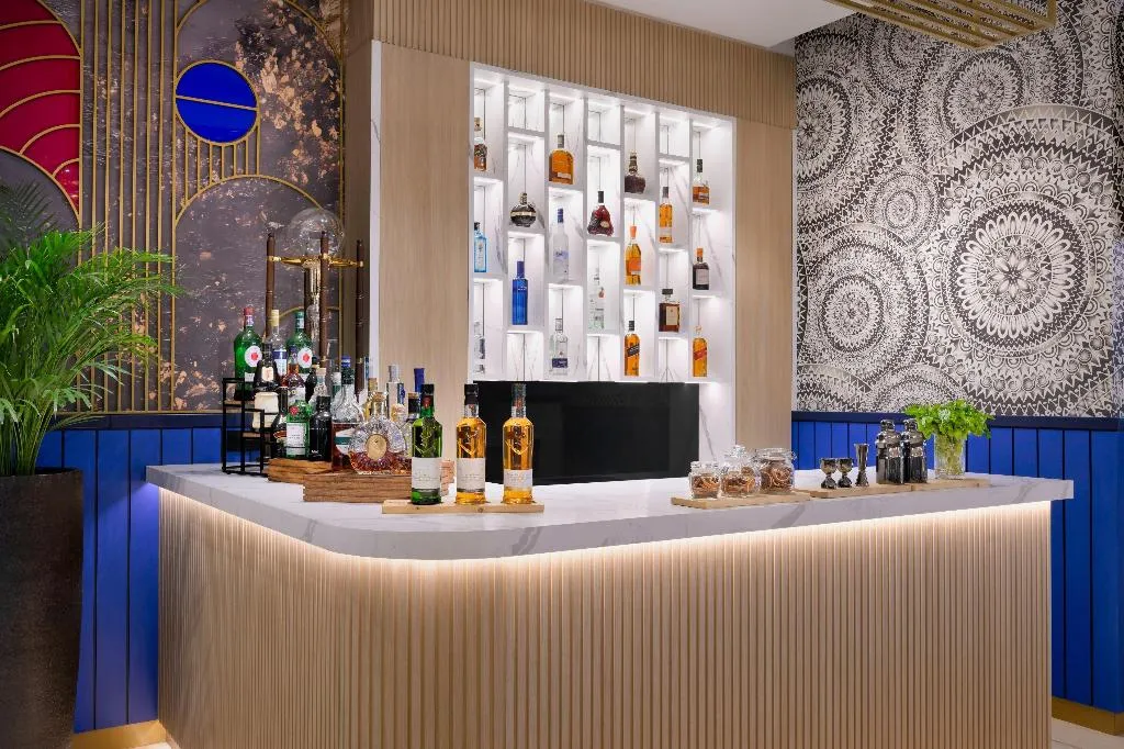 Restaurant, Crowne Plaza Jumeirah, Dubai