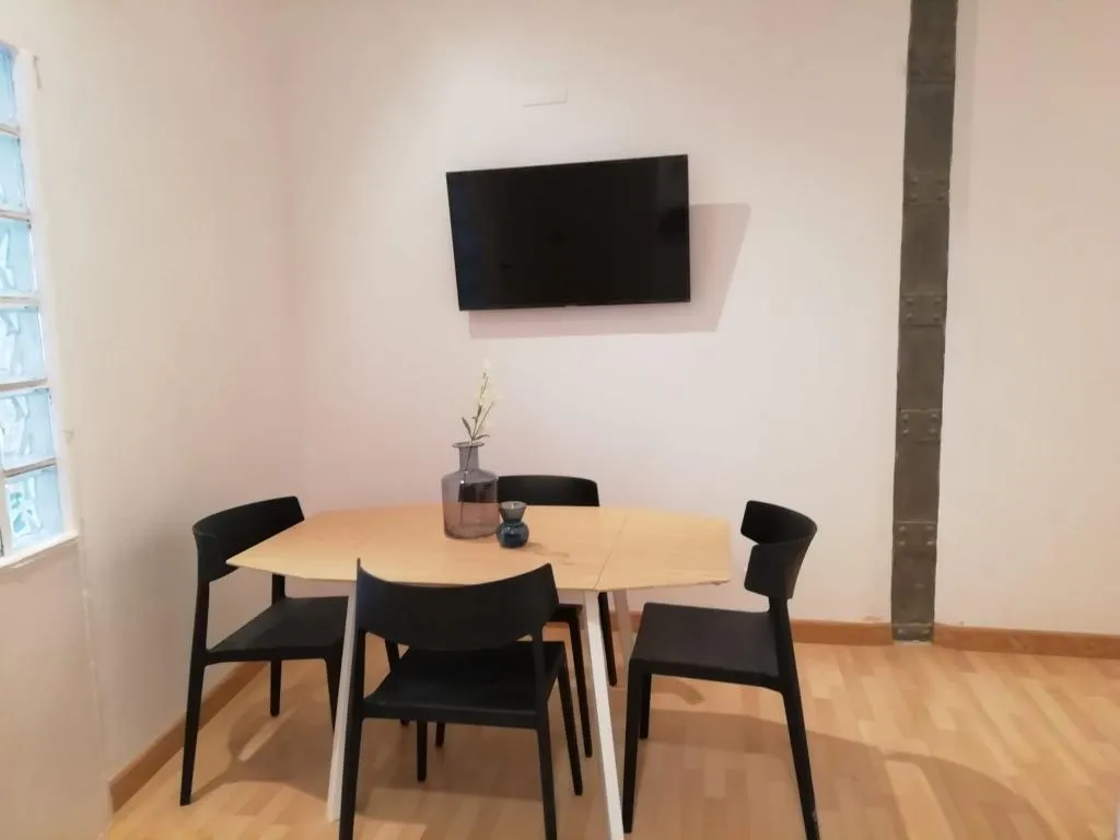 APARTMENT TWO BEDROOMS Room, Smartr Madrid Gran Via 47, Madrid
