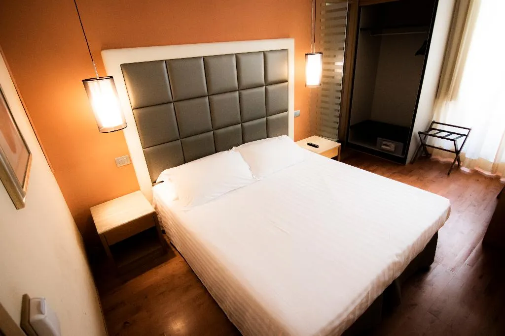 DOUBLE STANDARD Room, Giolli Nazionale, Rome
