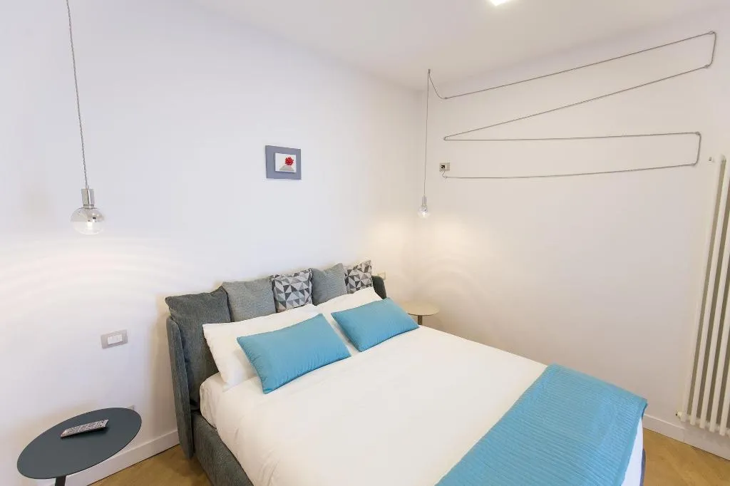 Room, Savoy Riviera, Naples