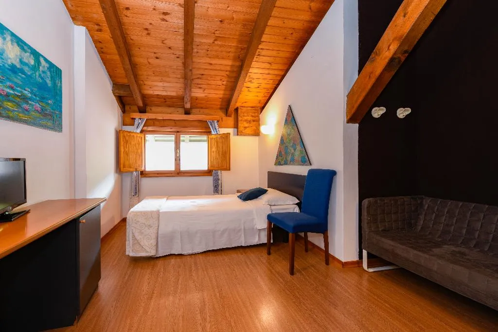SINGLE STANDARD Room, New Hotel Genziana, Venice