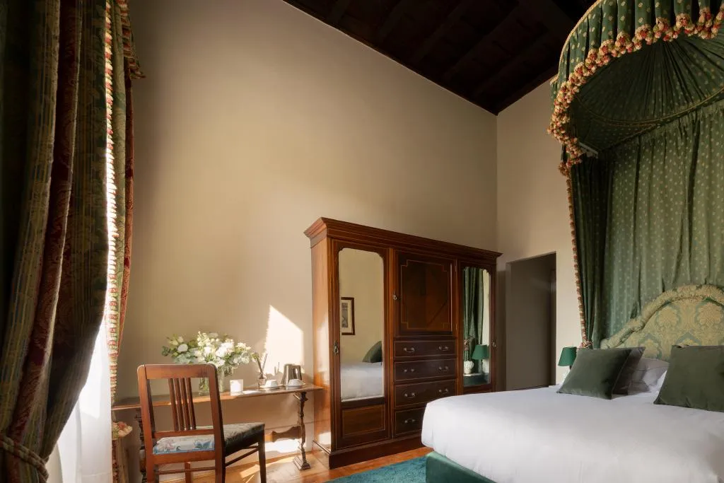DOUBLE SUPERIOR Room, Loggiato Dei Serviti, Florence