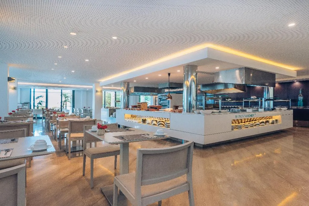Restaurant, Iberostar Waves Cala Millor, Majorca