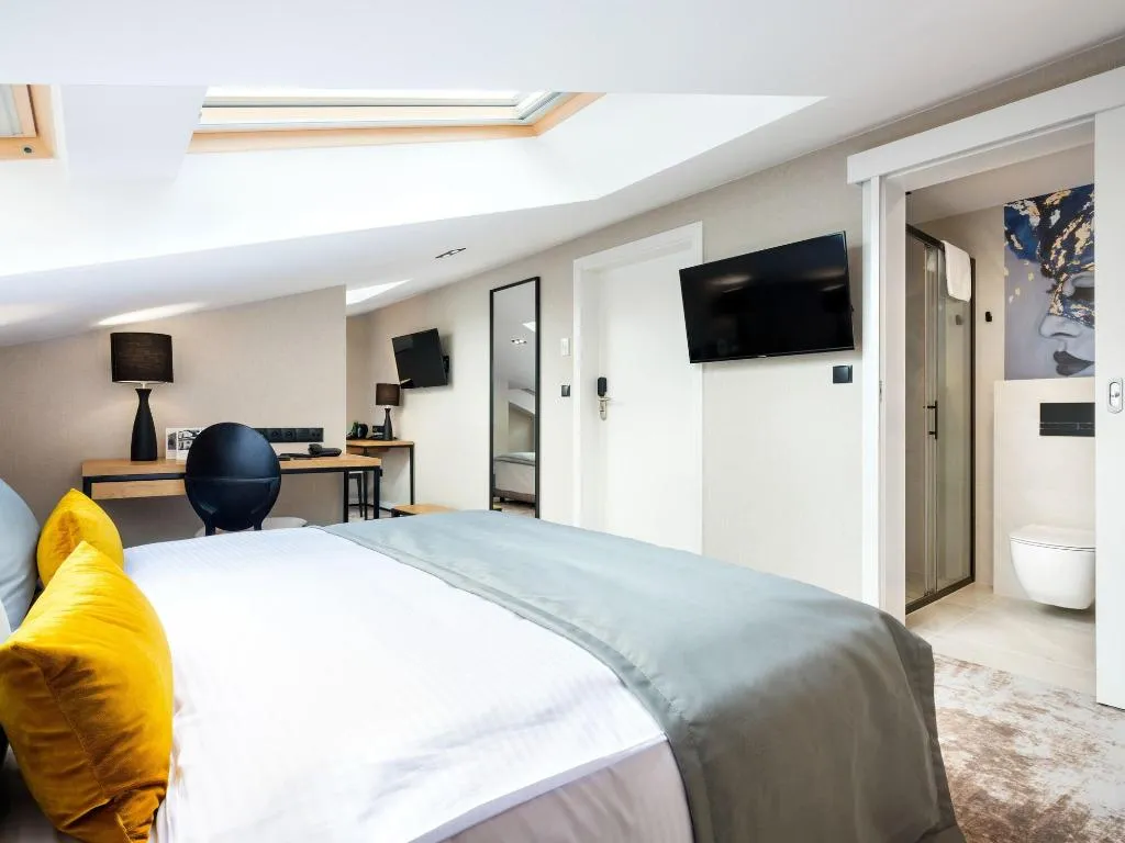 Room, Wawel Queen, Krakow