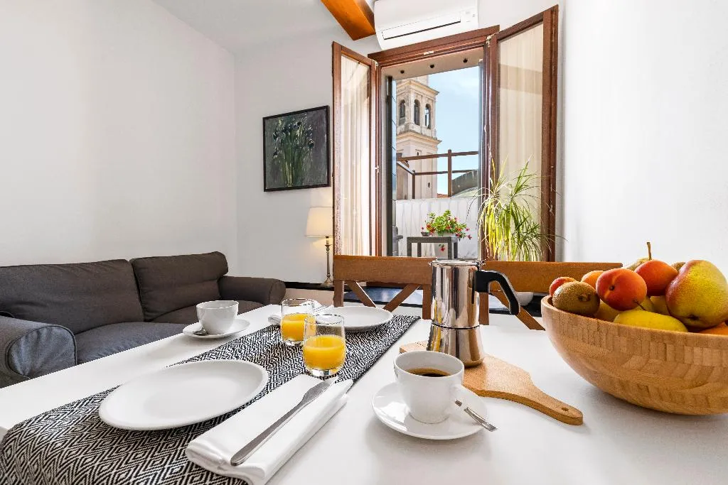 APARTMENT WITH TERRACE Room, Palazzo Schiavoni Residenza d'Epoca, Venice