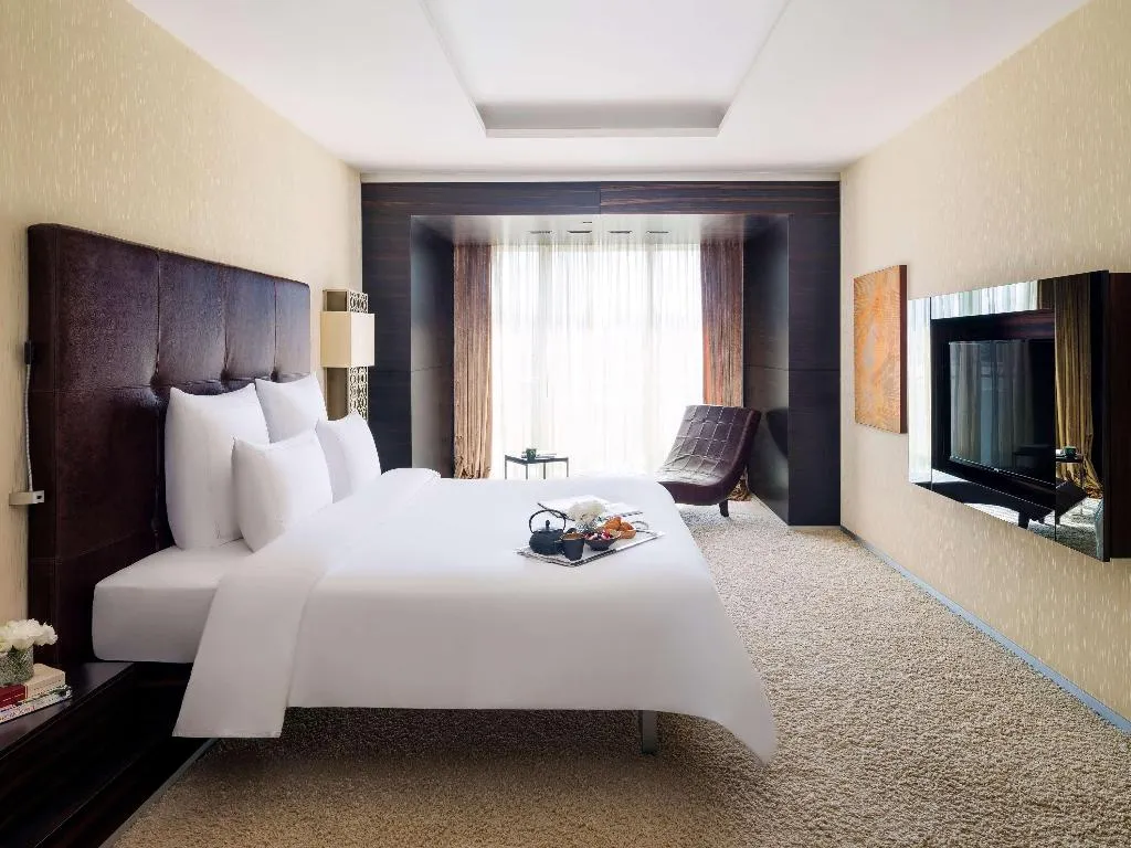 DOUBLE EXECUTIVE KING BED Room, Swissotel Buyuk Efes Izmir, Izmir
