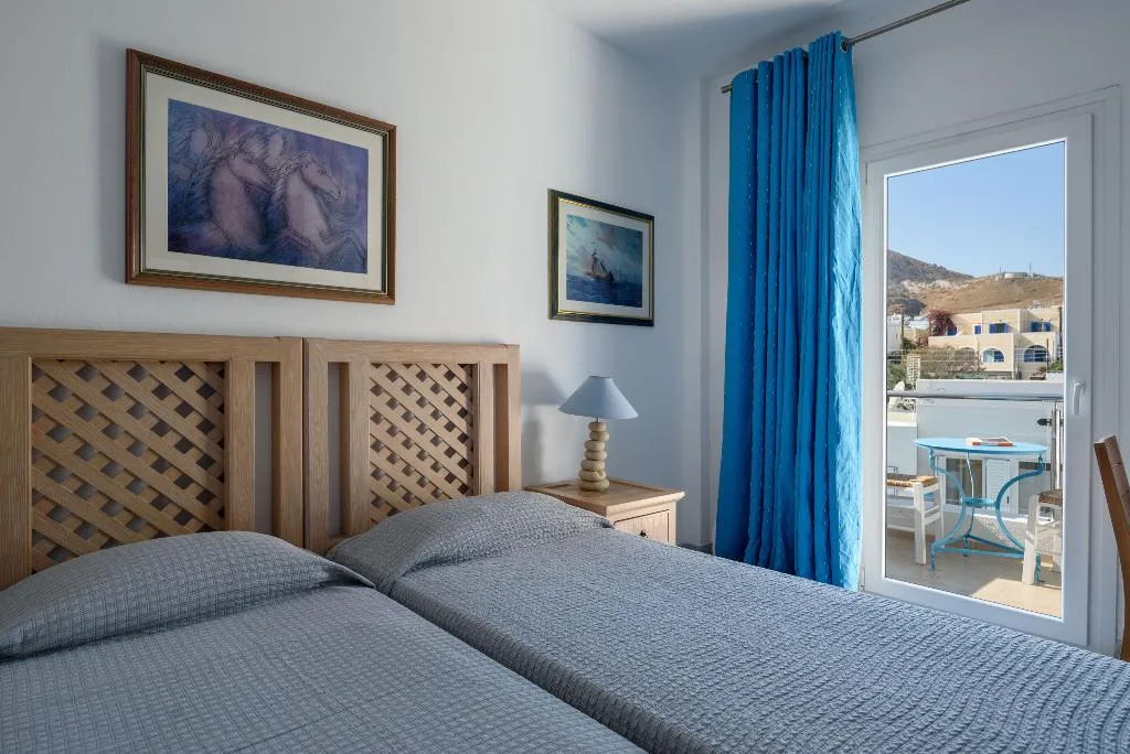 Double or Twin CLASSIC Room, Alesahne Beach, Santorini