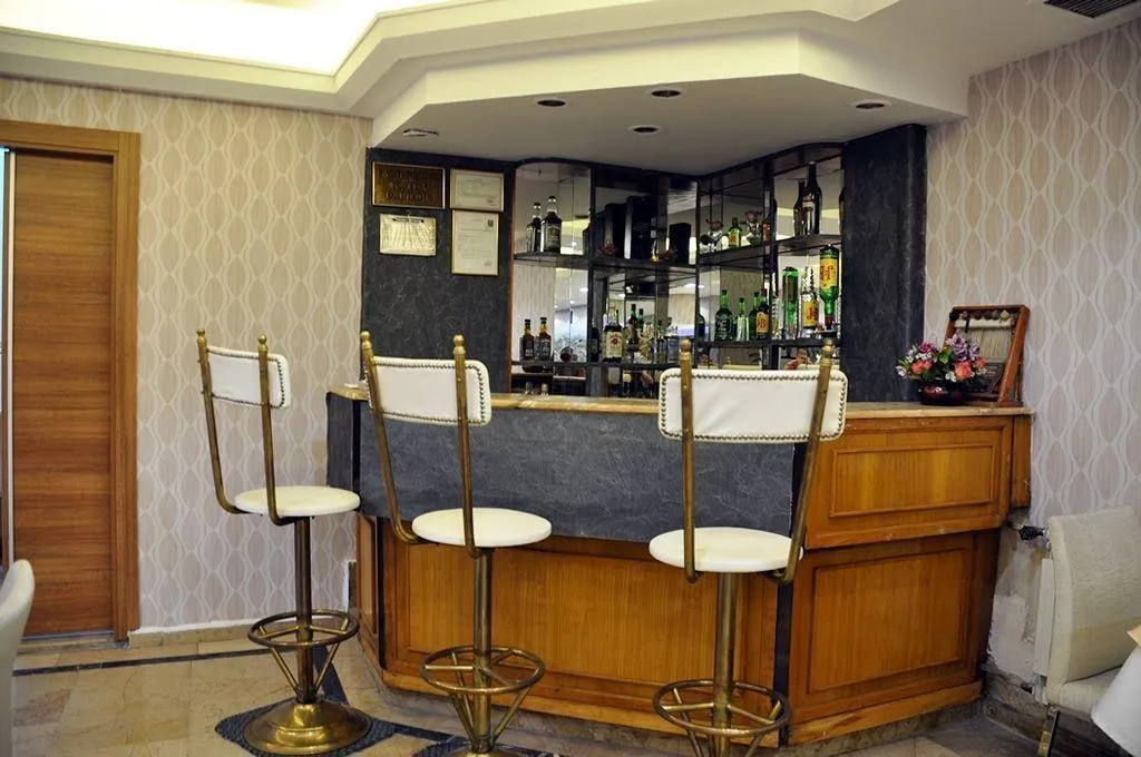 Bar, Kabacam, Izmir